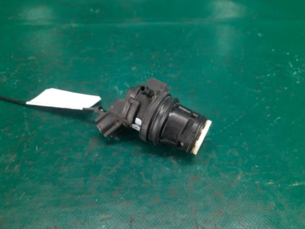 85330-60180 | Насос омивача скла задн. TOYOTA YARIS 05–11 - Фото 3