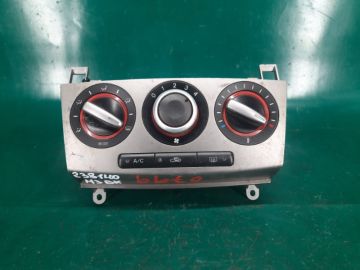 Блок управления печкой MAZDA 3 BK 03-08