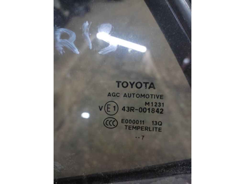 68124-02170 | Стекло двери глухое задн. лев. TOYOTA AURIS 06-12 - Фото 2