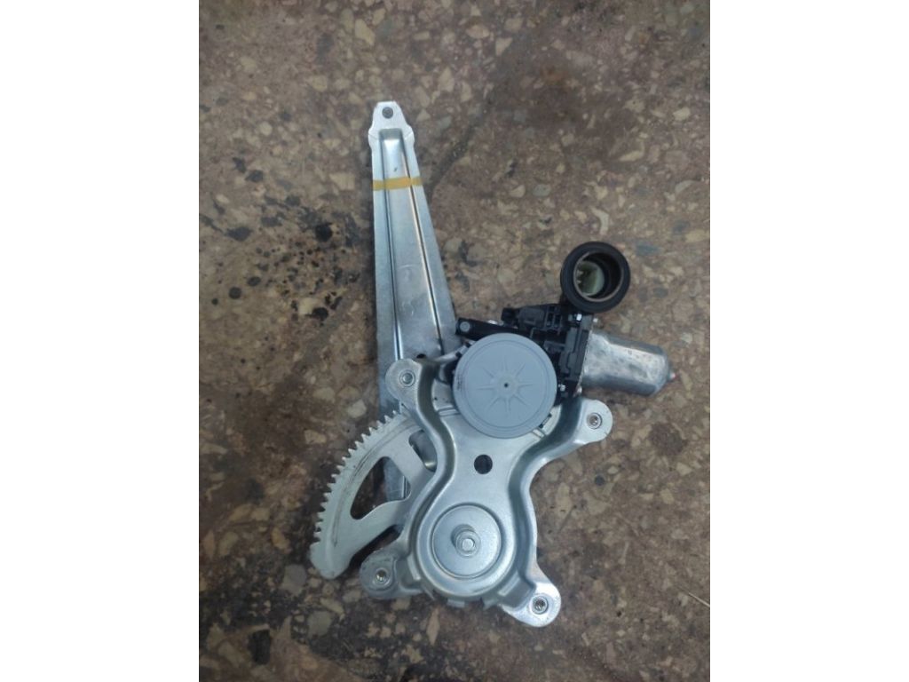 69804-12180 | Склопідйомник задн. лів. TOYOTA AURIS 06-12 - Фото 2