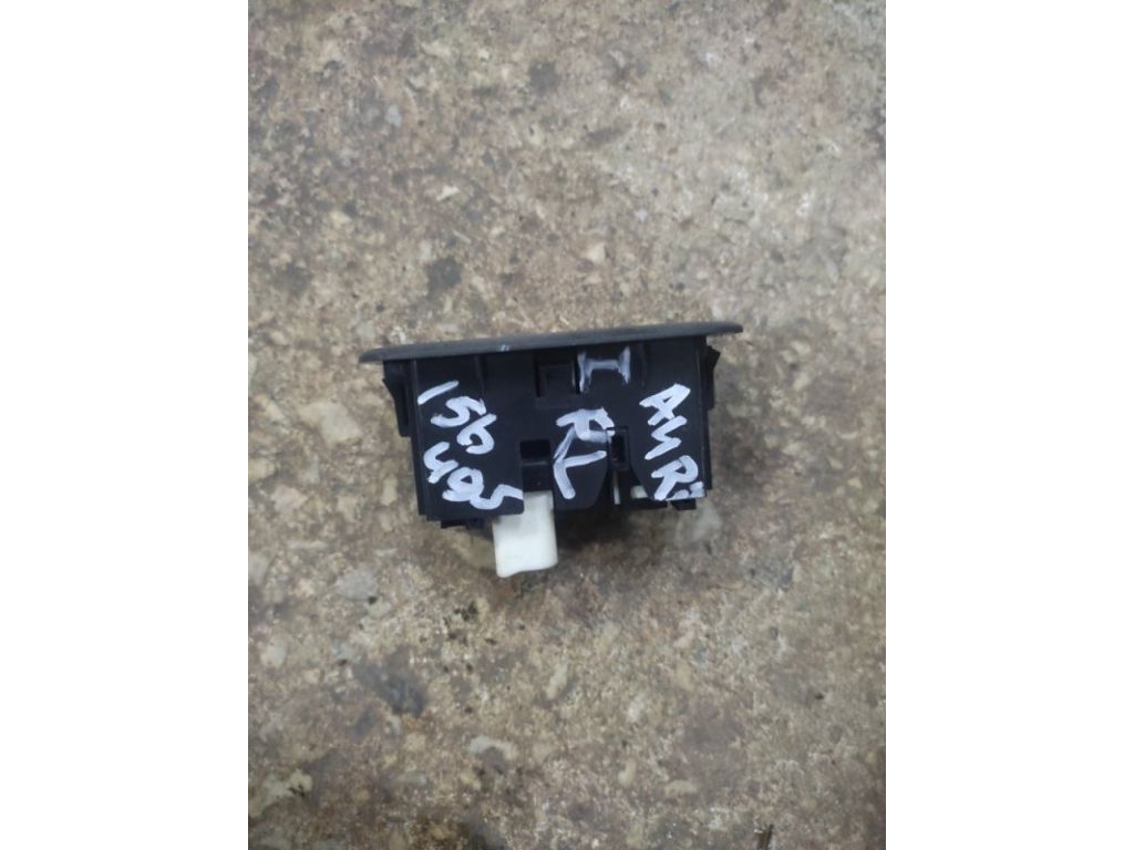 84810-0D030 | Кнопка стеклоподъемника TOYOTA AURIS 06-12 - Фото 2