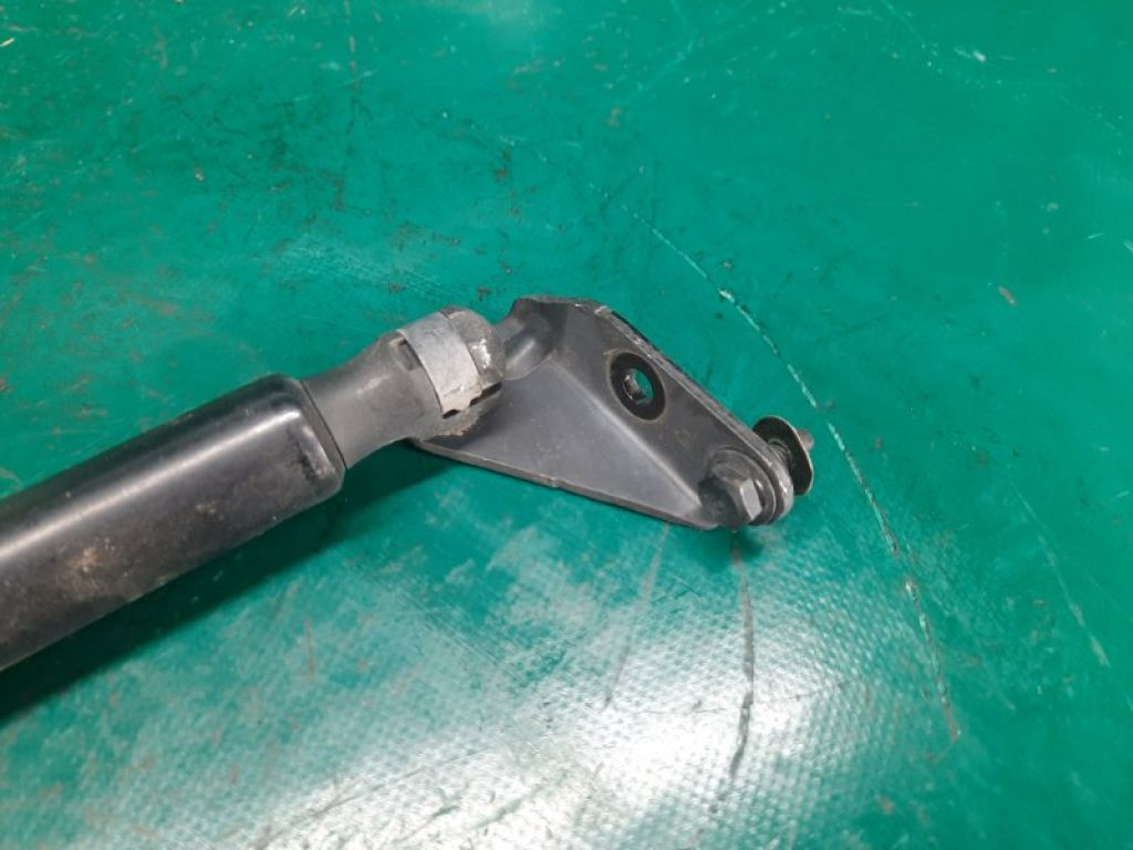 90450-1VK0B | Амортизатор крышки багажника задн. прав. NISSAN ROGUE 08-15 - Фото 3