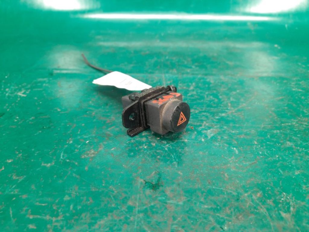 25290-ZB000 | Кнопка аварийной сигнализации NISSAN ROGUE 08-15