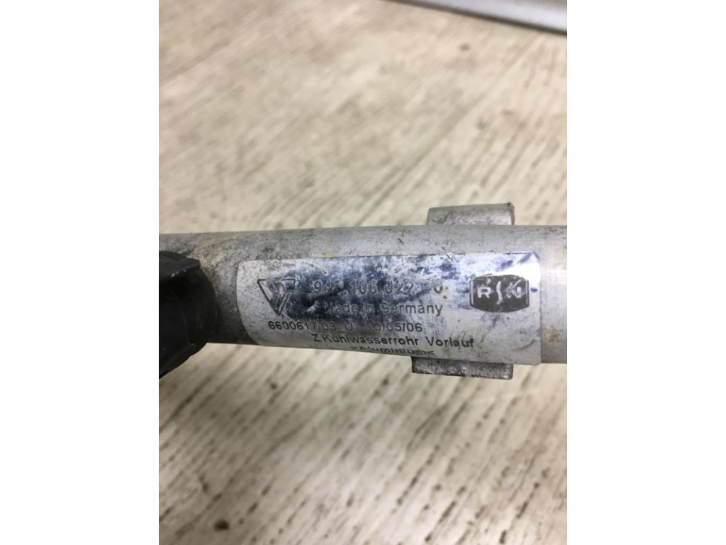 948 106 022 10 | Патрубок системы охлаждения PORSCHE CAYENNE 10-18 - Фото 3