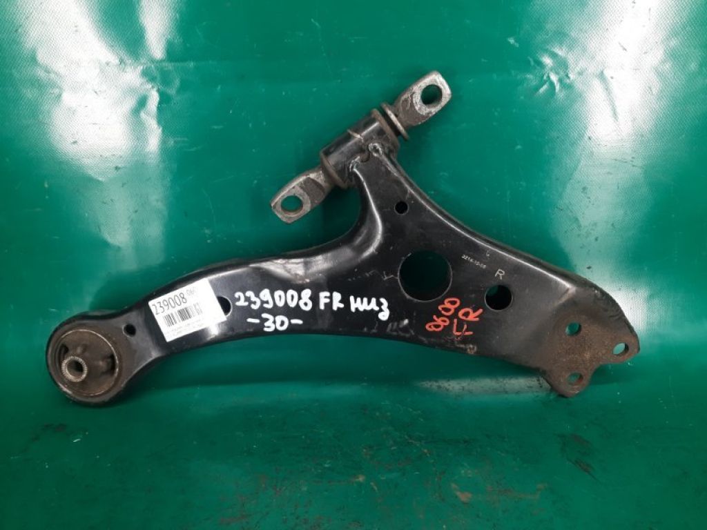 48068-06070 | Важіль передньої підвіски нижній прав. TOYOTA CAMRY 30 02-06