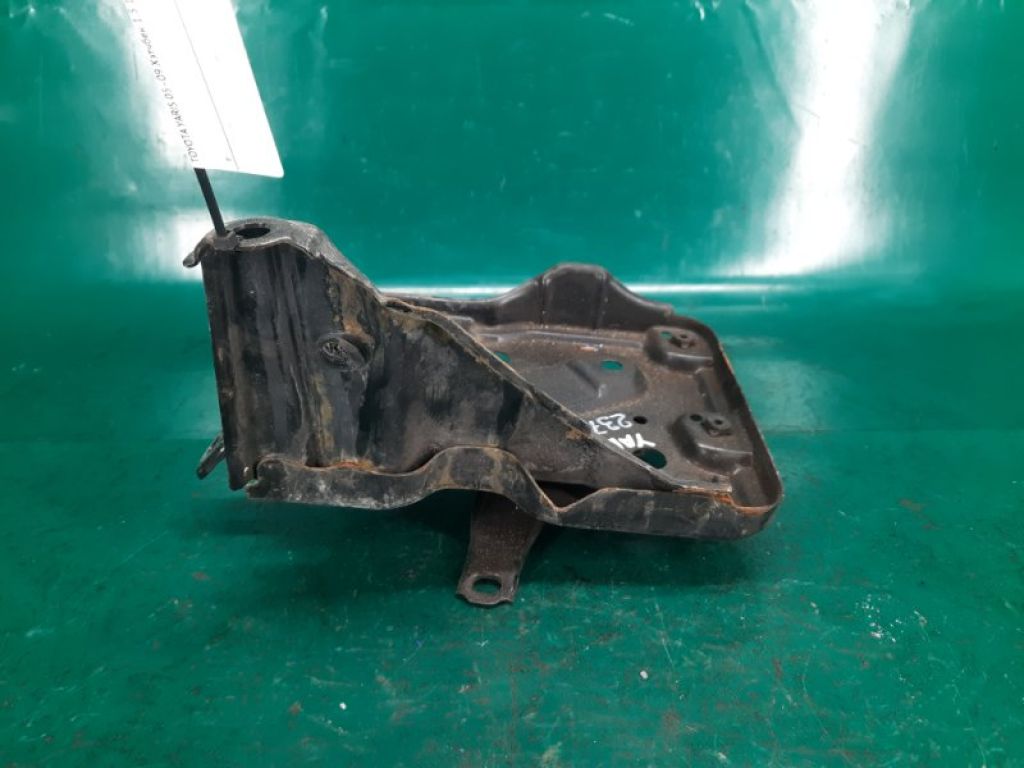 74410-52020 | Полка аккумулятора TOYOTA YARIS 05–11 - Фото 3