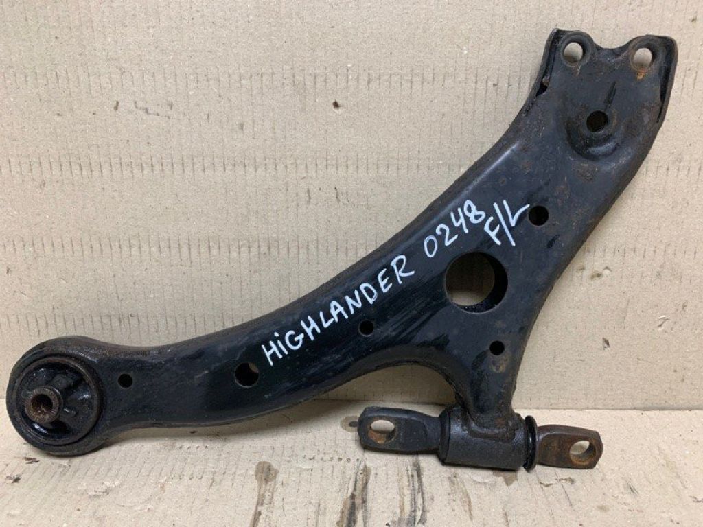 48069-28120 | Рычаг передней подвески нижний лев. TOYOTA HIGHLANDER 01-07