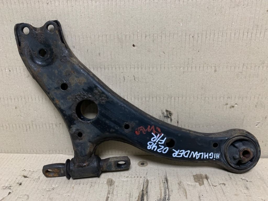 48068-28120 | Рычаг передней подвески нижний прав. TOYOTA HIGHLANDER 01-07