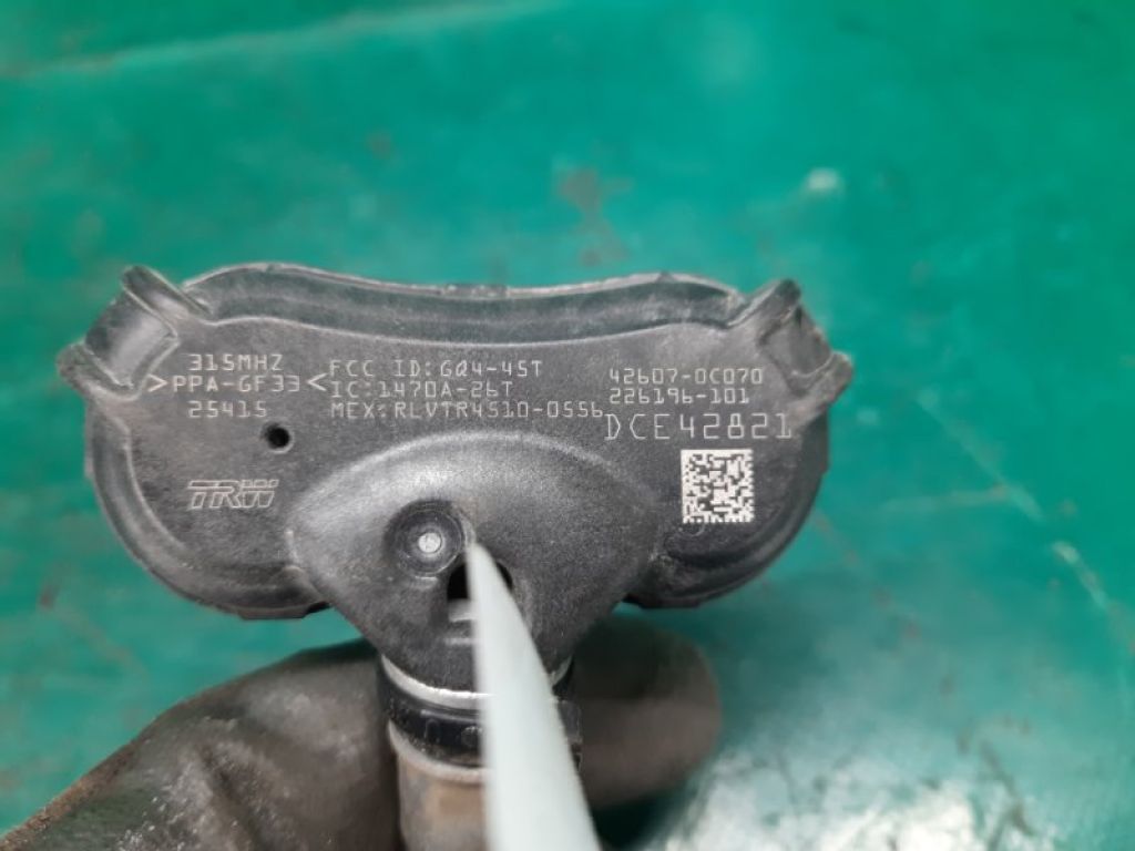 42607-0C070 | Датчик тиску в шинах TOYOTA SIENNA 11-16 - Фото 3