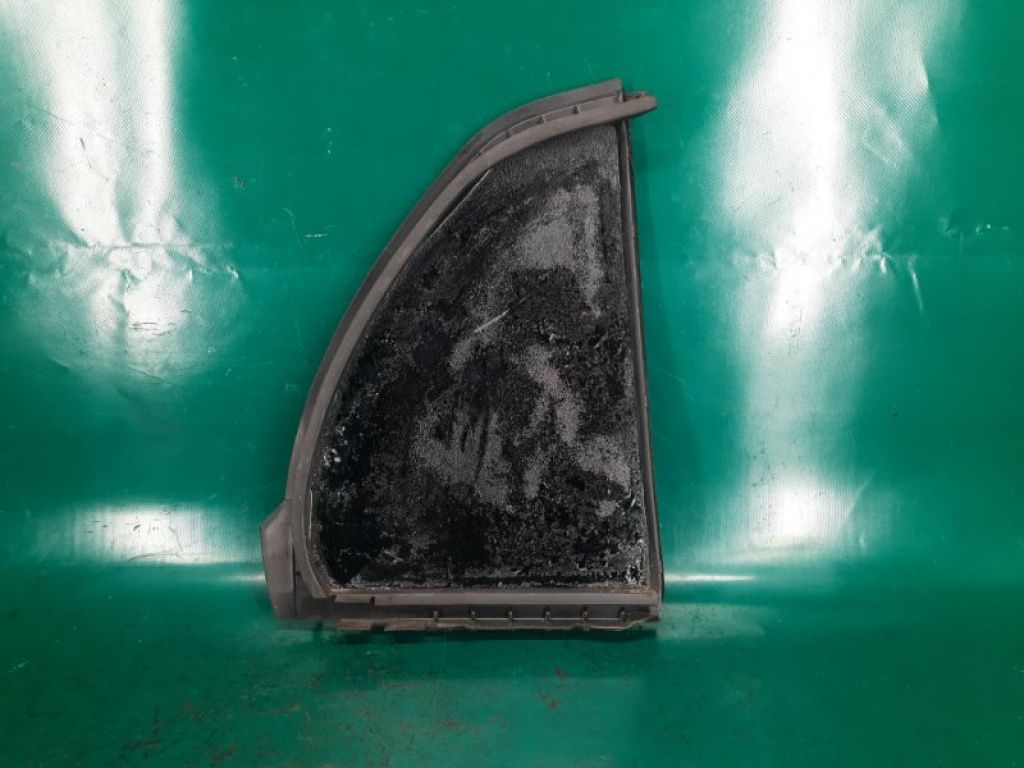 68124-52130 | Стекло двери глухое задн. лев. TOYOTA YARIS 05–11 - Фото 2