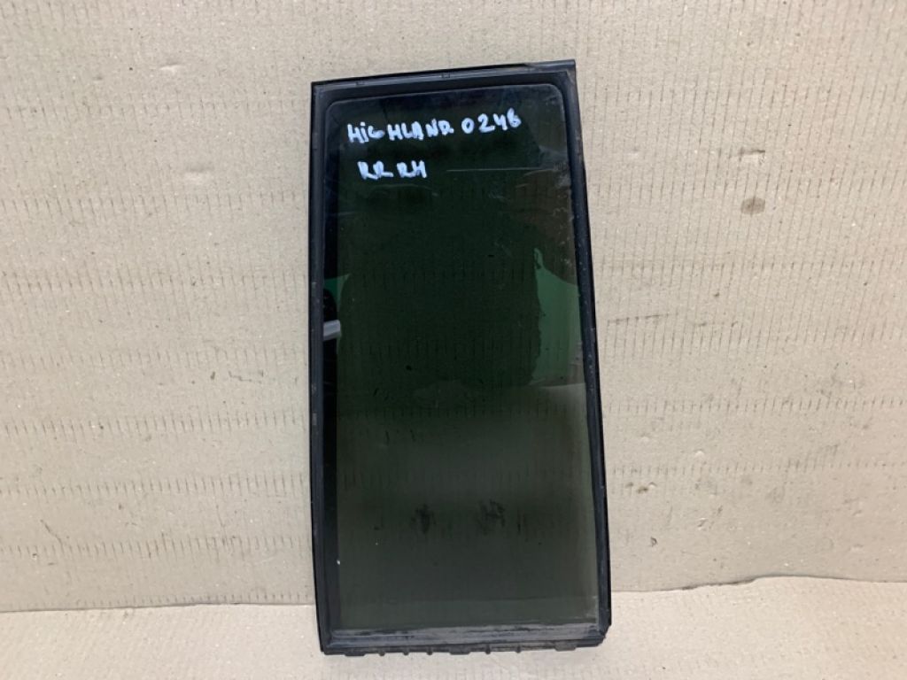 68123-48070 | Стекло двери глухое задн. прав. TOYOTA HIGHLANDER 01-07