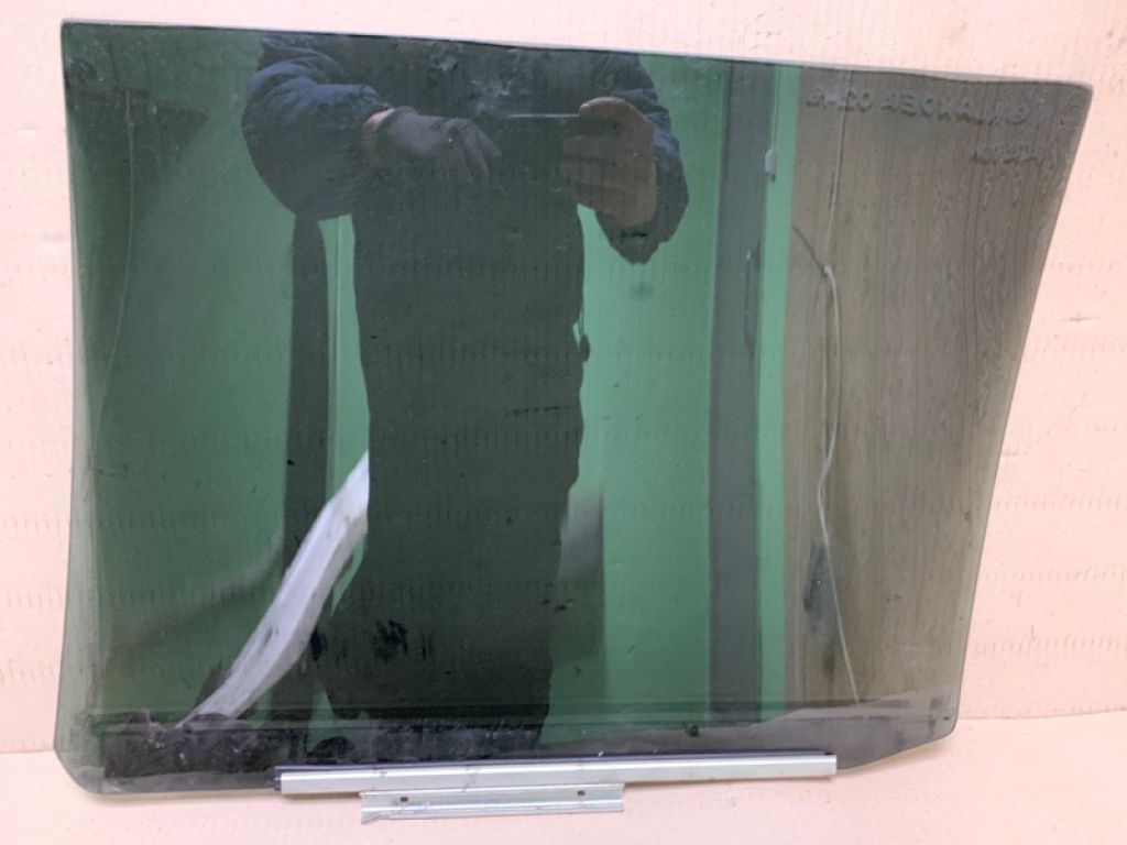 68113-48070 | Скло дверей задн. прав. TOYOTA HIGHLANDER 01-07 - Фото 2