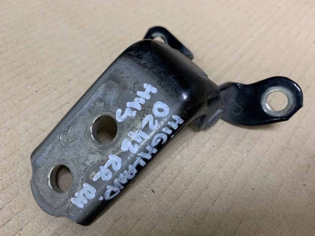 68770-60030 | Петля двери нижняя задн. прав. TOYOTA HIGHLANDER 01-07