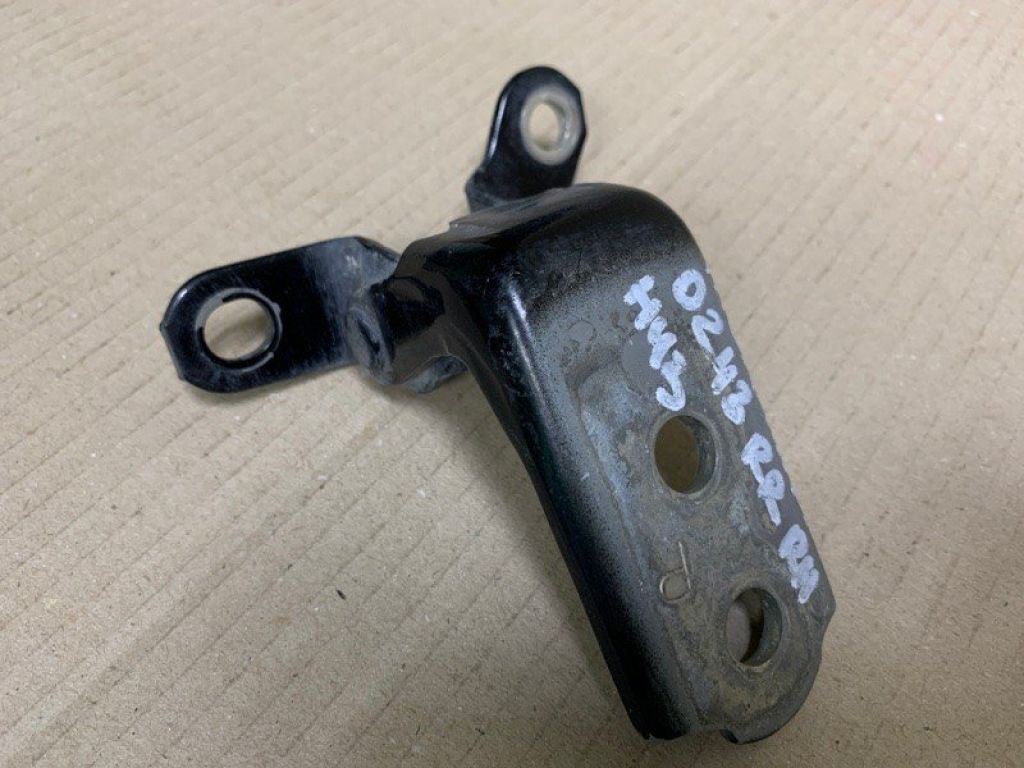 68770-60030 | Петля двери нижняя задн. прав. TOYOTA HIGHLANDER 01-07 - Фото 2