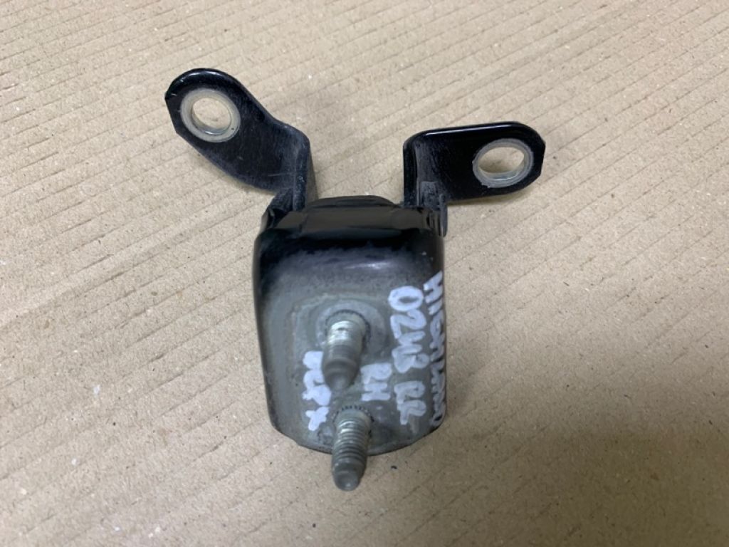 68750-48010 | Петля двери верхняя задн. прав. TOYOTA HIGHLANDER 01-07 - Фото 2