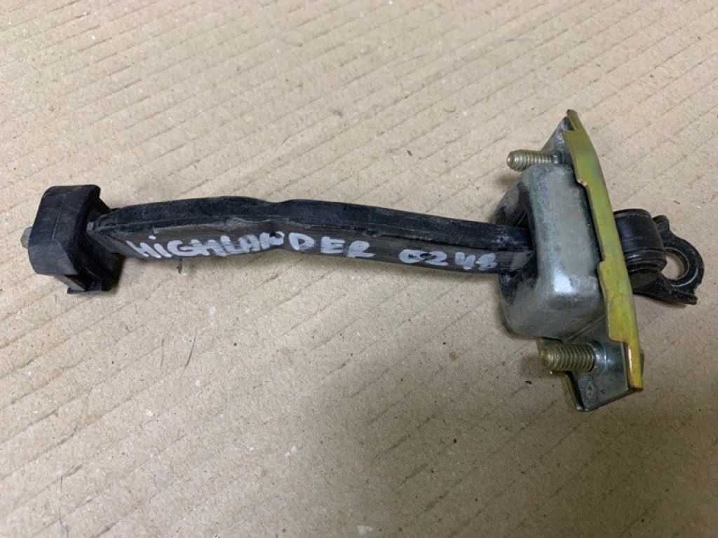 68630-48020 | Ограничитель двери задн. прав. TOYOTA HIGHLANDER 01-07