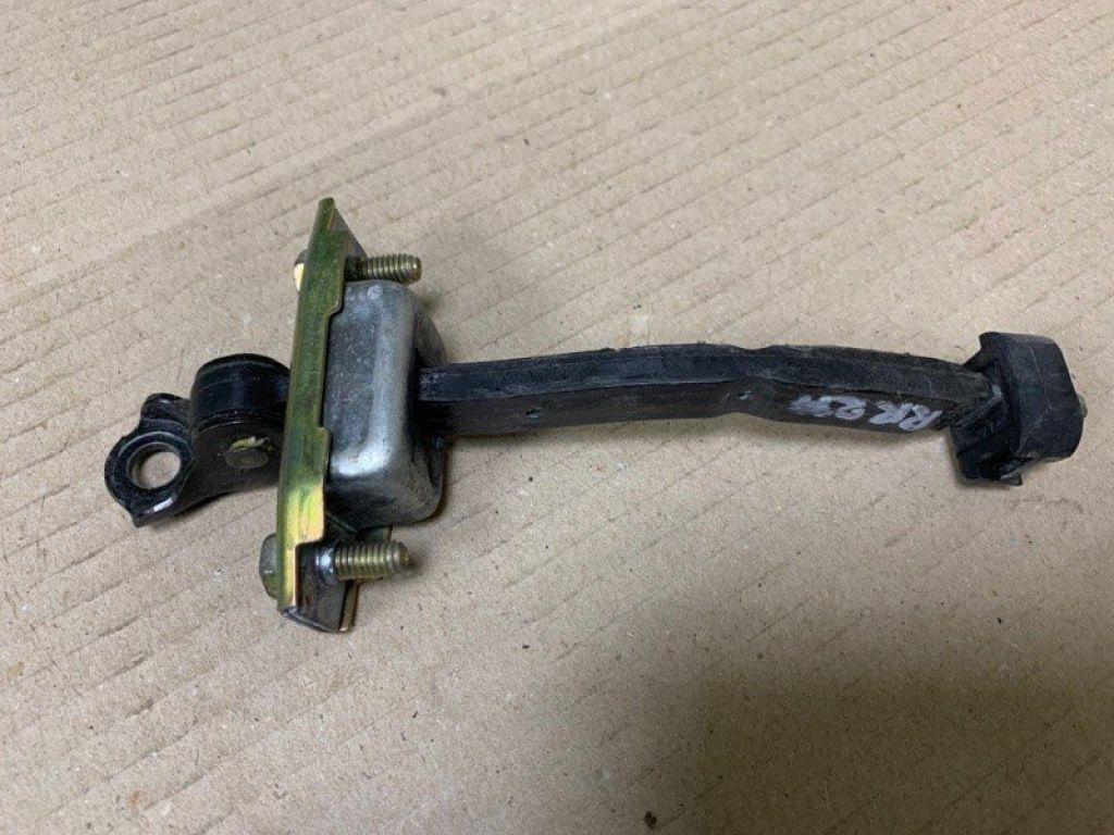 68630-48020 | Ограничитель двери задн. прав. TOYOTA HIGHLANDER 01-07 - Фото 2