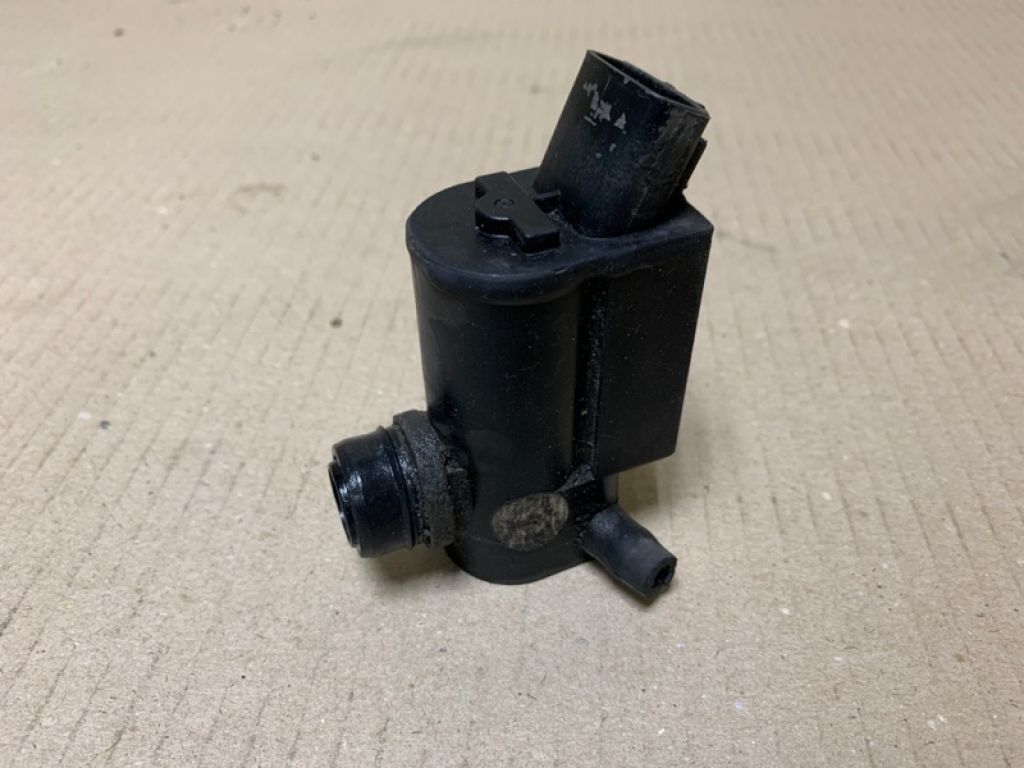 85330-20470 | Насос омывателя стекла TOYOTA HIGHLANDER 01-07