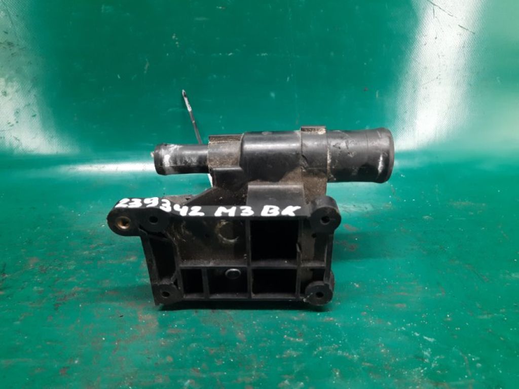 LF94-15-17Z | Фланець системи охолодження MAZDA 3 BK 03-08 - Фото 3