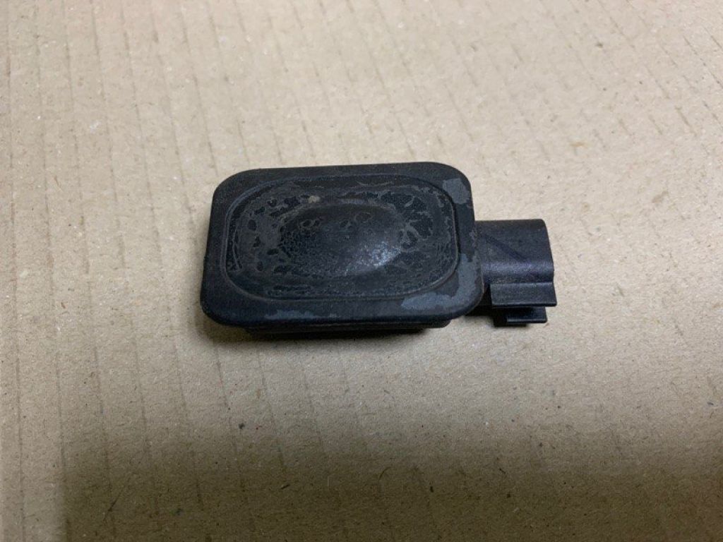 1L2Z-14018-AC | Кнопка открывания багажника наружная FORD FUSION 14-