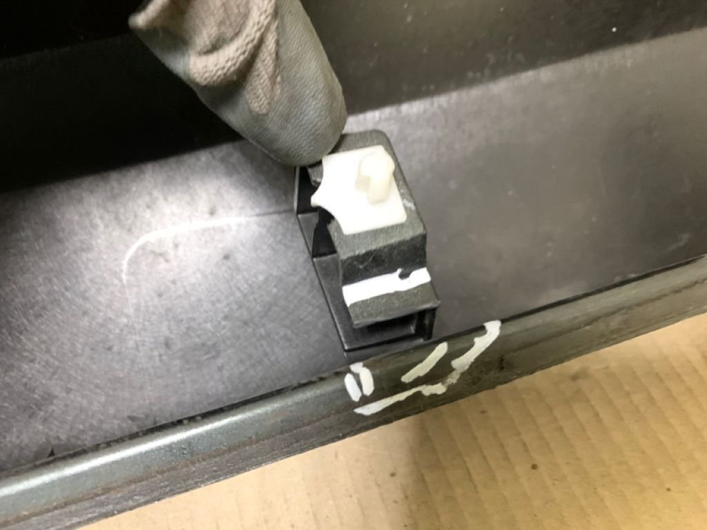 DS7Z-54423A42-A | Накладка крышки багажника FORD FUSION 14- - Фото 10