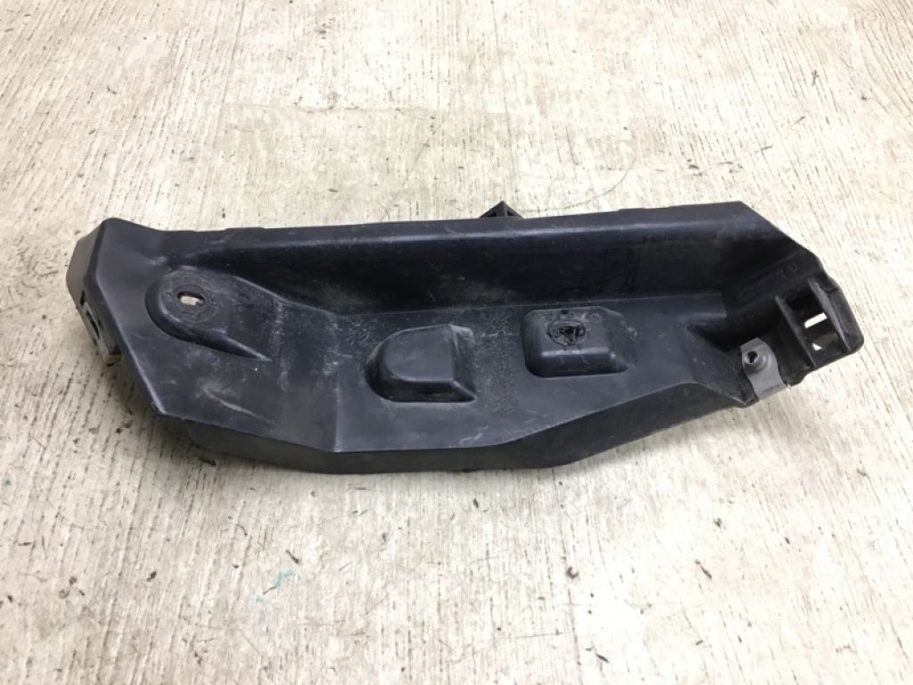 68100722AB | Кронштейн заднього бампера прав. DODGE DART 12-16