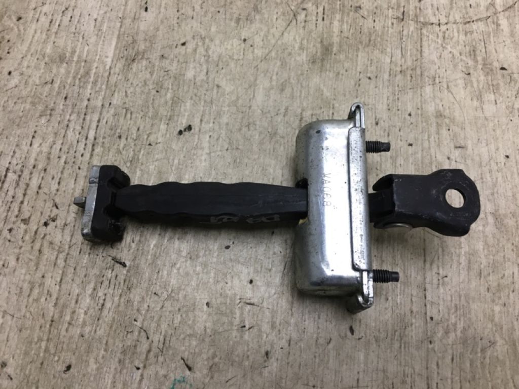 68082442AE | Ограничитель двери передн. прав. DODGE DART 12-16 - Фото 2