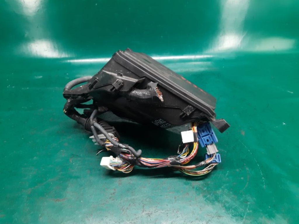 82666-30730 | Блок предохранителей моторный отсек LEXUS GS350 GS300 05-11 - Фото 2