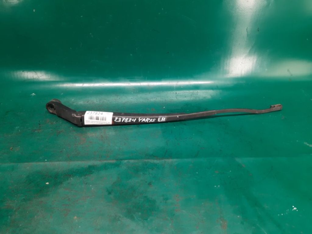 85221-52240 | Повідець склоочисника передній лів. TOYOTA YARIS 05–11