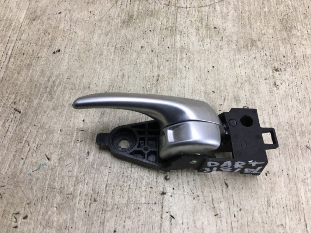 68170243AB | Ручка дверей внутрішня задн. лів. DODGE DART 12-16