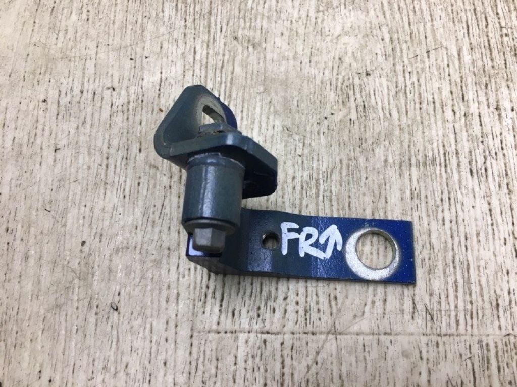 CP9Z-5422800-A | Петля двері верхня передн. прав. FORD FOCUS 10-18