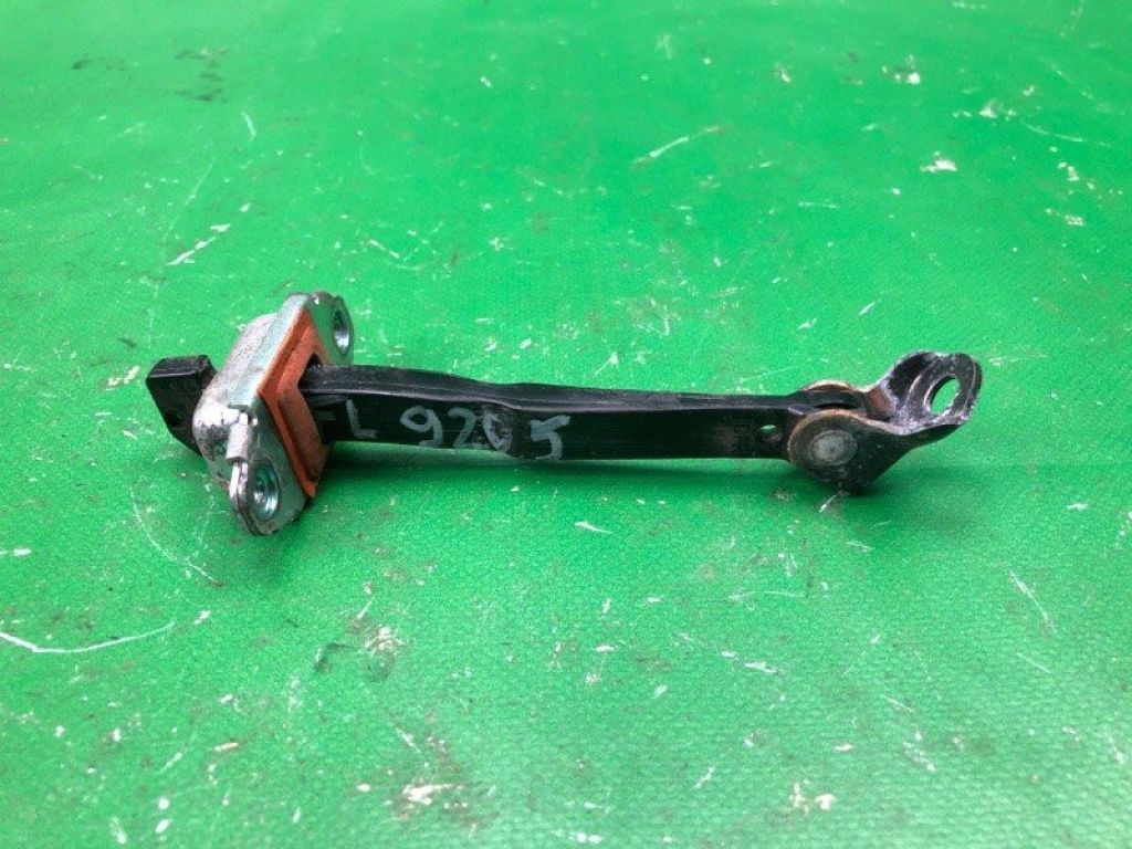 79380-1M000 | Ограничитель двери передн. лев. KIA FORTE/CERATO TD 08-13