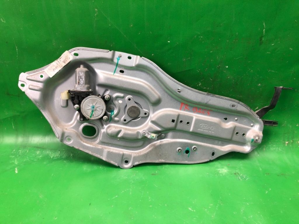 82402-1M010 | Склопідйомник передн. прав. KIA FORTE/CERATO TD 08-13
