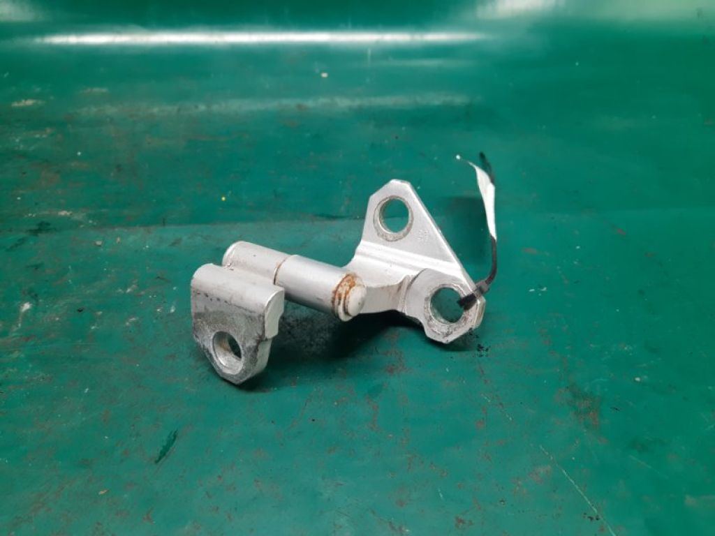 68730-30180 | Петля двері верхня задн. прав. LEXUS GS350 GS300 05-11