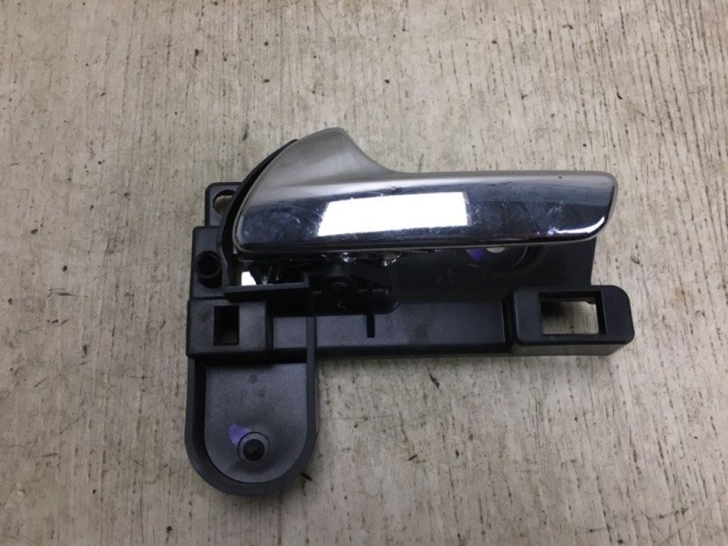 68103387AA | Ручка дверей внутрішня передн. лів. DODGE JOURNEY 08-20