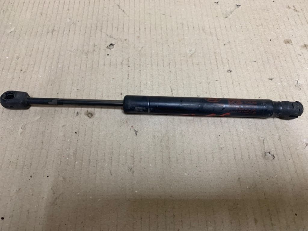 81771-3K001 | Амортизатор кришки багажника HYUNDAI SONATA NF 04-10