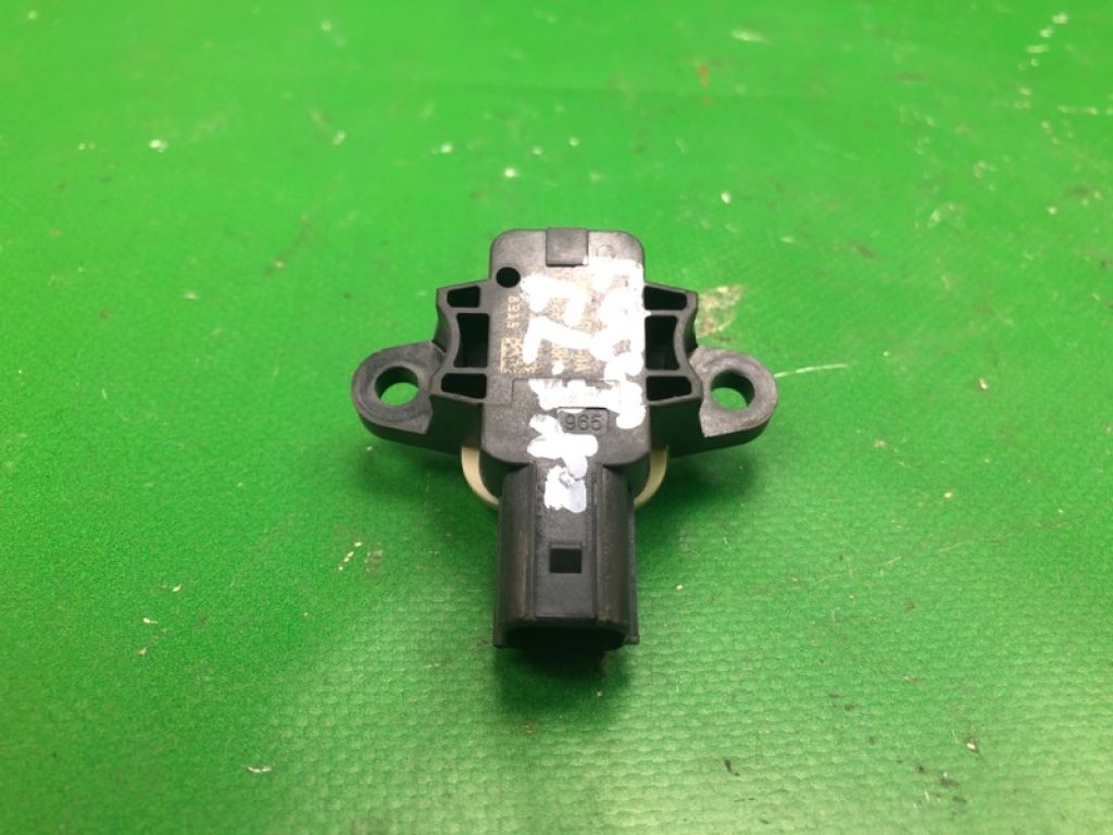 CP9Z-14B345-A | Датчик удара передн. FORD FOCUS 10-18