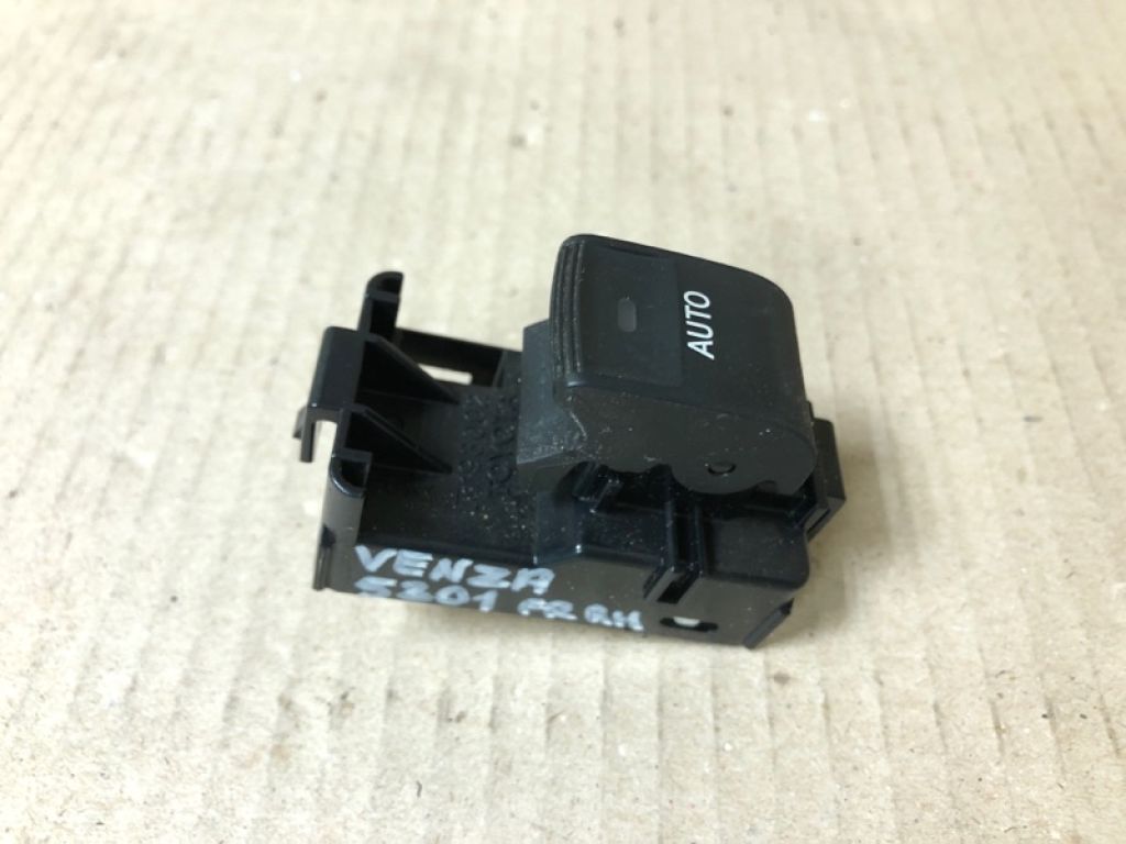 84810-0T010 | Кнопка стеклоподъемника передн. прав. TOYOTA VENZA 09-16