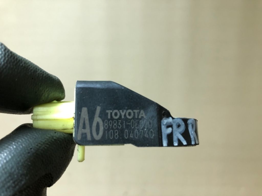 89831-0E070 | Датчик удару передн. прав. TOYOTA VENZA 09-16 - Фото 2