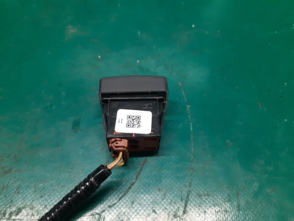 35370-TX4-003 | Кнопка закрывания крышки багажника ACURA RDX 12-19 - Фото 6