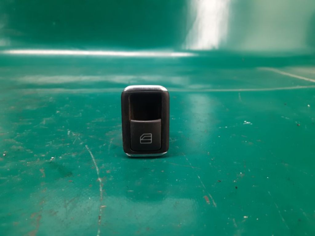 25411-5DA0A | Кнопка склопідіймача передн. прав. INFINITI QX30 16-20