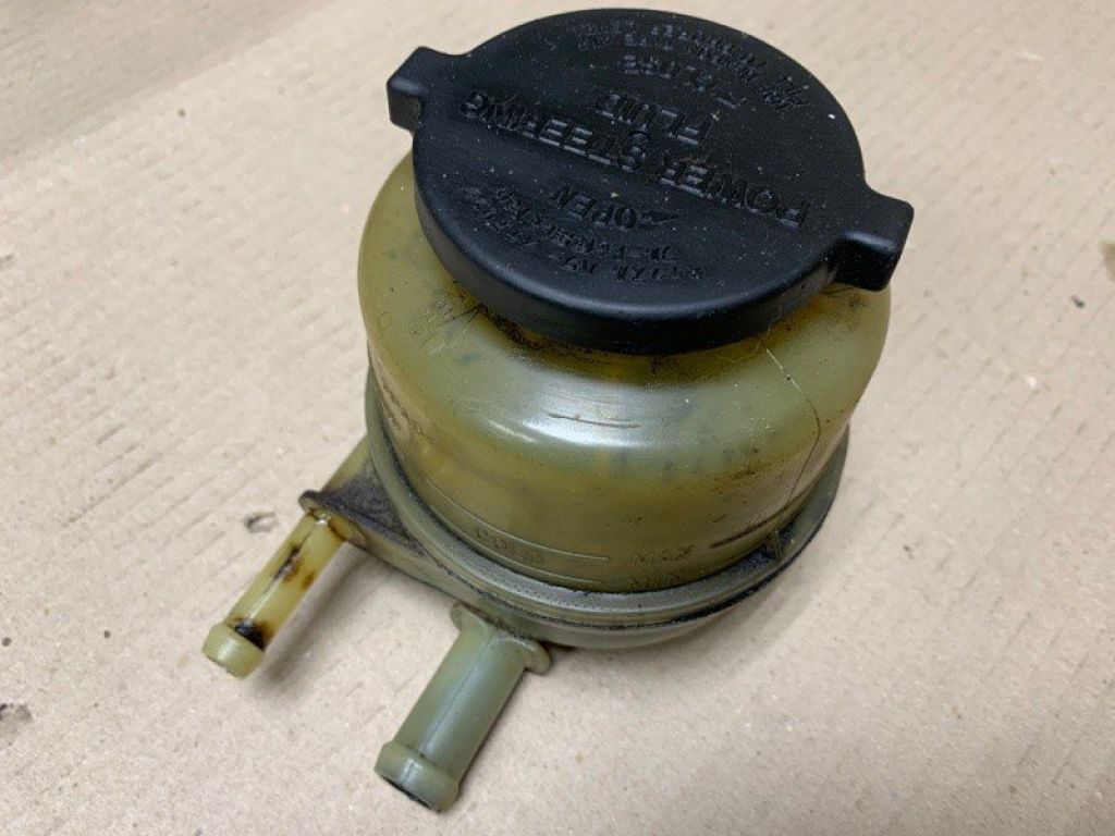 44360-06030 | Бачок ГУР TOYOTA CAMRY 30 02-06