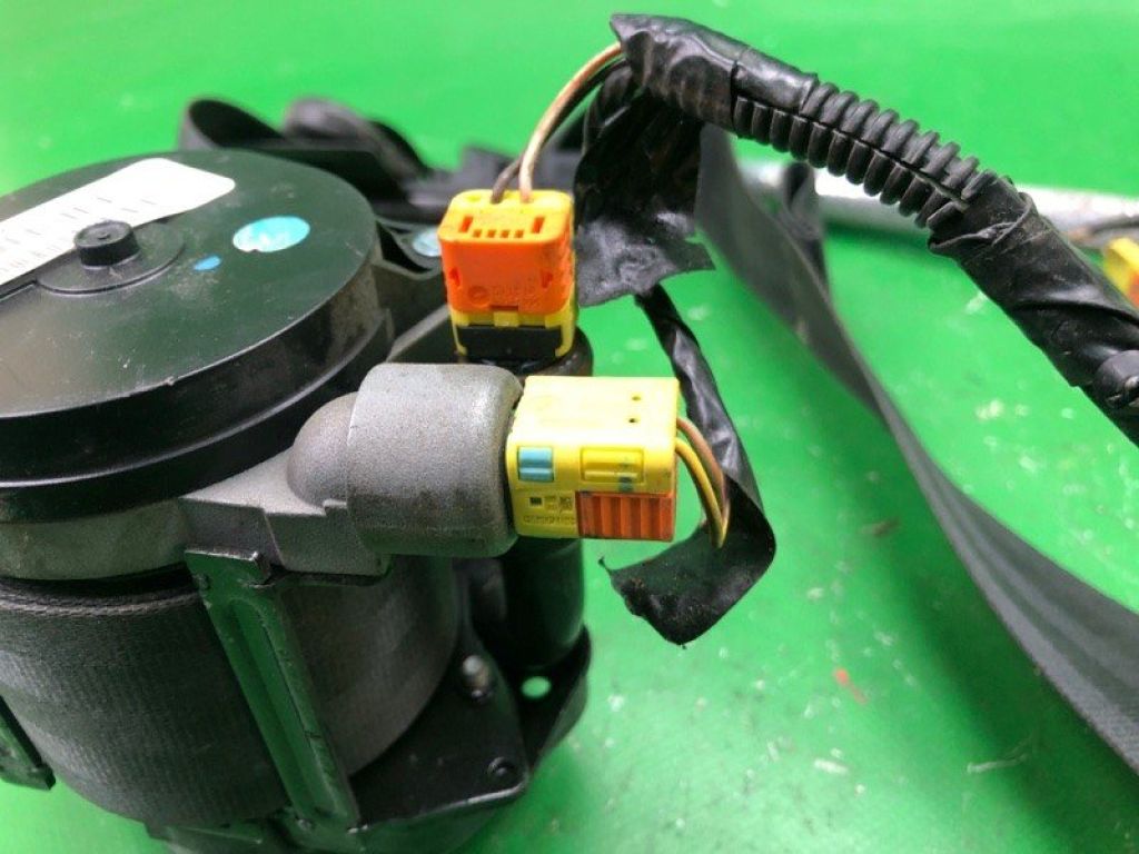 DM5Z-54611B08-DB | Ремінь безпеки передн. прав. FORD FOCUS 10-18 - Фото 3