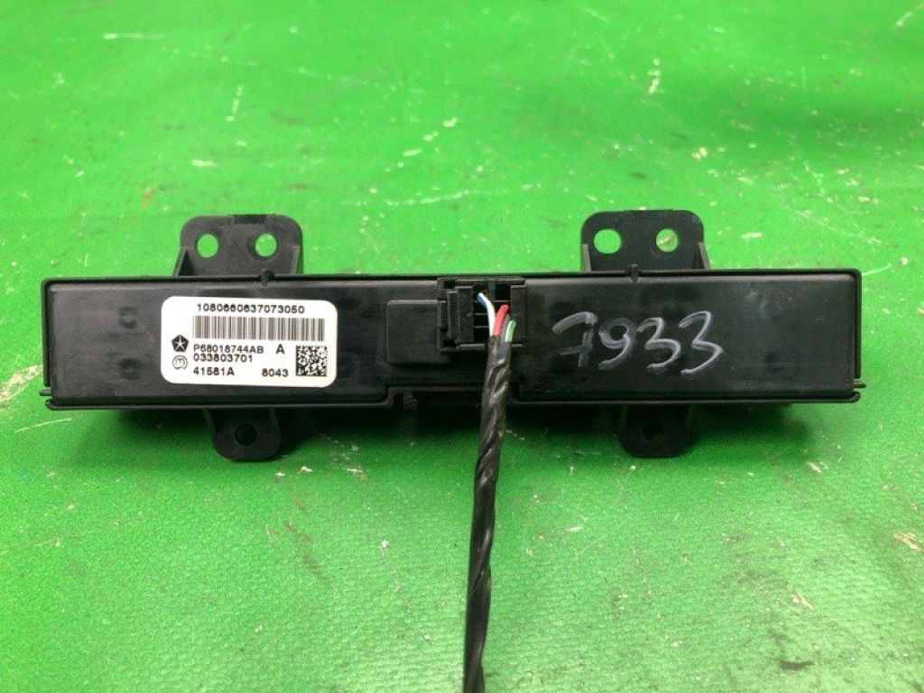 68018744AB | Блок кнопок консолі DODGE JOURNEY 08-20 - Фото 3