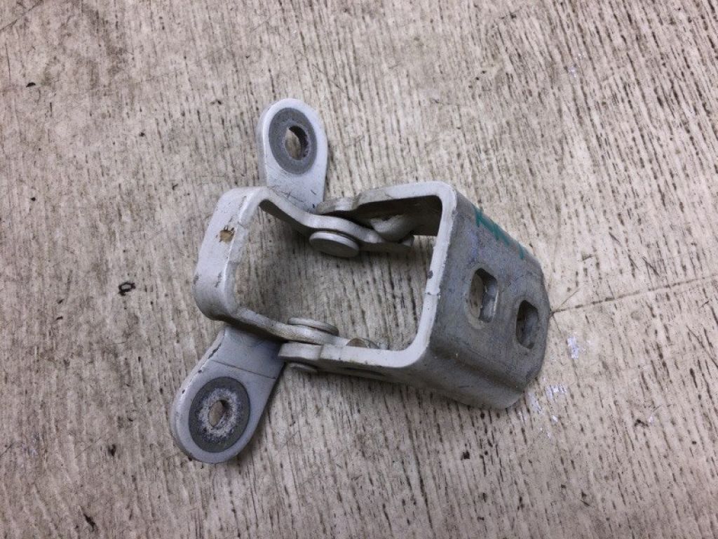 5067940AC | Петля двері верхня задн. прав. DODGE JOURNEY 08-20