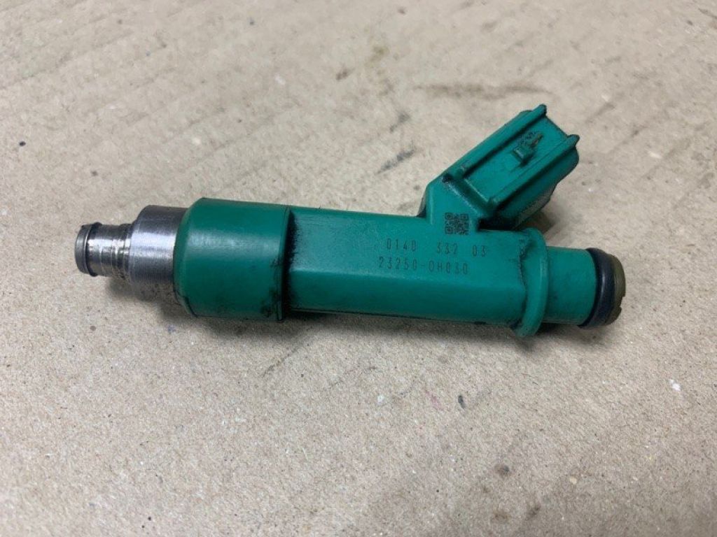 23209-0H030 | Форсунка топливная TOYOTA CAMRY 30 02-06