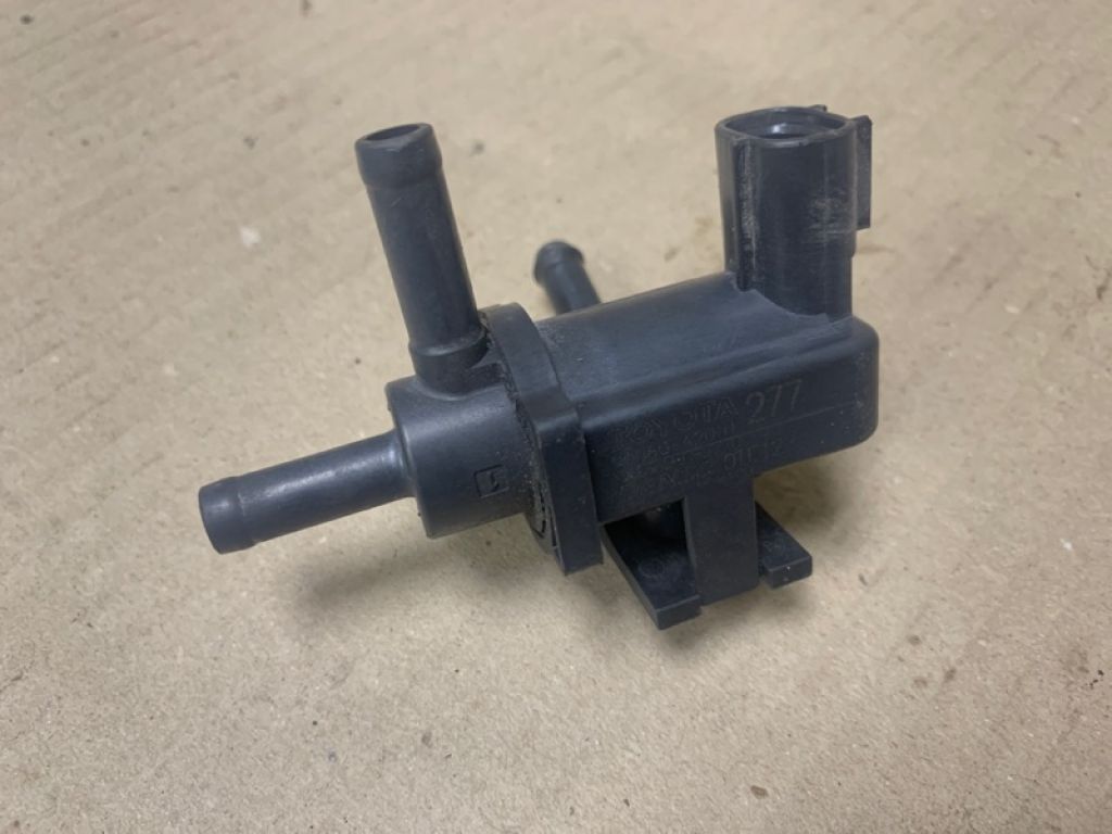 25860-0H050 | Клапан электромагнитный (вакуумный) TOYOTA CAMRY 30 02-06 - Фото 2