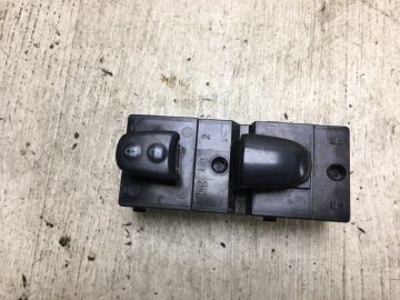 Кнопка стеклоподъемника передн. прав. NISSAN X-TRAIL/ROGUE T32 13-20