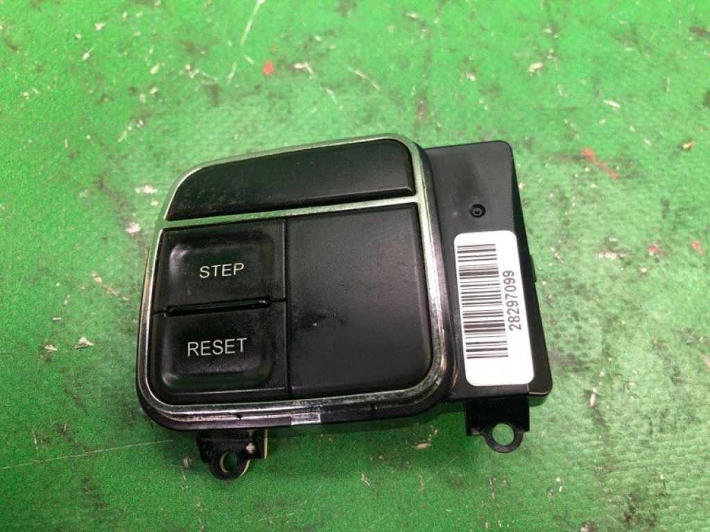 56046096AD | Кнопки на руль лев. JEEP COMPASS 06-16