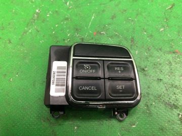 Кнопки на руль прав. JEEP COMPASS 06-16